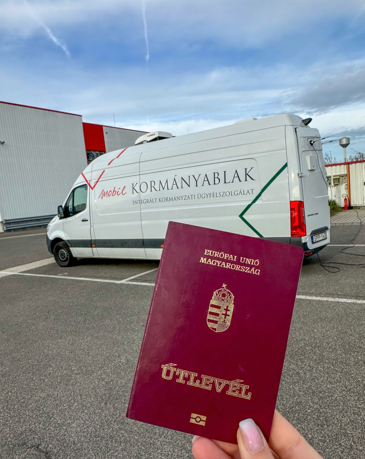 Kormányablak A Phoenix Mecanohoz ellátogatott a Kormányablak busz, ahol munkavállalóink gyorsan és kényelmesen intézhetik a Digitális Állampolgárság Programhoz (DÁP) való csatlakozást.